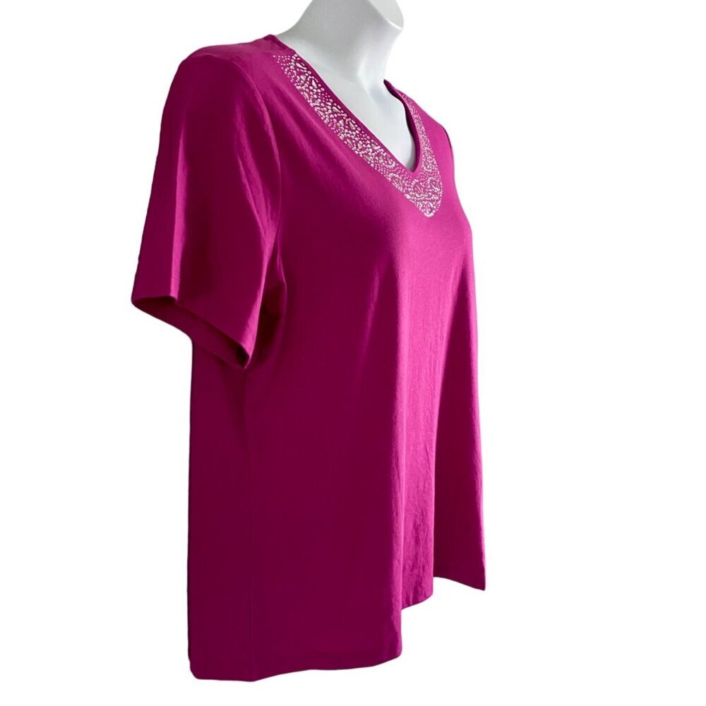 Coral Bay Woman 1X Fuchsia Top With Rhinestone Embellished V-Neck NEW - Picture 3 of 9